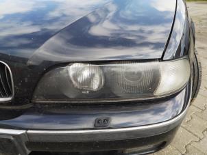 Used Headlight, left BMW 5 serie Touring (E39) 520i 24V Price on request offered by Bongers Auto-Onderdelen Zeeland