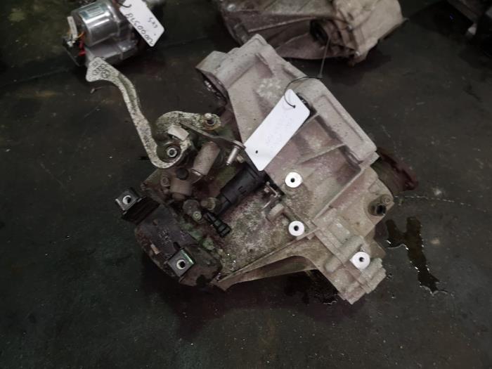 Gearbox from a Volkswagen CrossPolo (9N3) 1.2 12V 2007