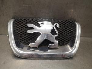 Used Emblem Peugeot 407 (6D) 1.6 HDi 16V Price on request offered by Bongers Auto-Onderdelen Zeeland