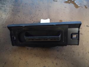 Used Tailgate switch Peugeot 206 (2A/C/H/J/S) Price on request offered by Bongers Auto-Onderdelen Zeeland