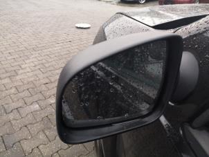 Gebrauchte Außenspiegel links Dacia Duster (HS) 1.6 SCe 115 16V Preis auf Anfrage angeboten von Bongers Auto-Onderdelen Zeeland