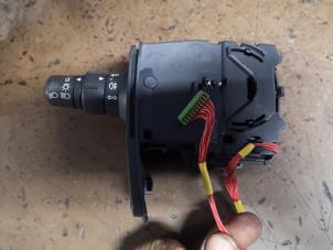 Used Indicator switch Renault Clio Price on request offered by Bongers Auto-Onderdelen Zeeland