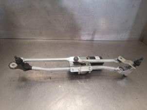 Used Wiper motor + mechanism BMW 1 serie (E87/87N) 118d 16V Price on request offered by Bongers Auto-Onderdelen Zeeland