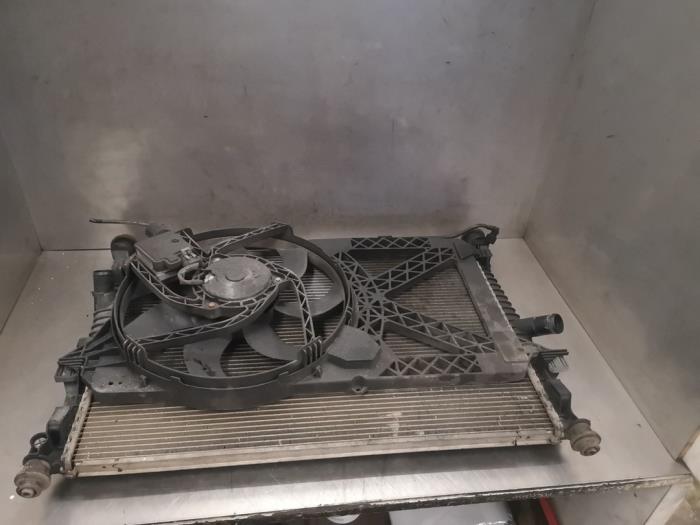 Usagé Radiateur Ford Transit 2.2 TDCi 16V Euro 5 Prix sur demande proposé par Bongers Auto-Onderdelen Zeeland