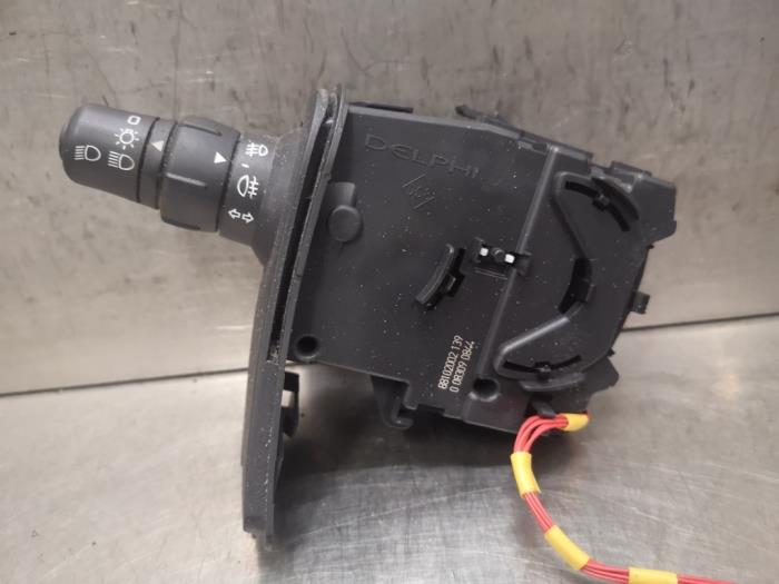 Light switch from a Renault Clio III (BR/CR) 1.2 16V 75 2009