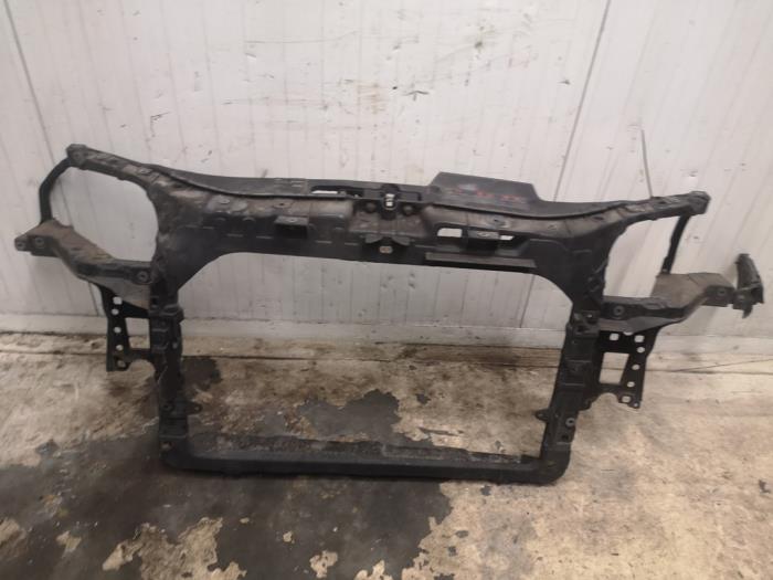 Front panel from a Seat Ibiza III (6L1) 1.4 16V 75 2006