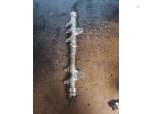Used Fuel injector nozzle Fiat 500X (334) 1.3 D 16V Multijet Price on request offered by Bongers Auto-Onderdelen Zeeland