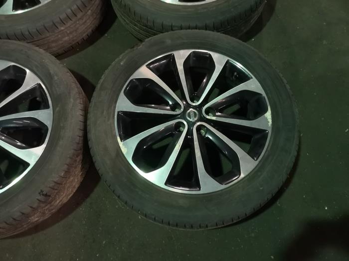 Set of sports wheels from a Nissan Qashqai (J10) 1.5 dCi DPF 2011