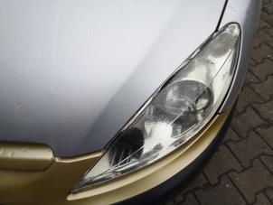 Used Headlight, left Peugeot 307 SW (3H) 1.6 16V Price on request offered by Bongers Auto-Onderdelen Zeeland