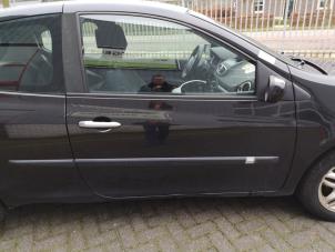 Used Door 2-door, right Renault Clio III (BR/CR) 1.4 16V Price on request offered by Bongers Auto-Onderdelen Zeeland