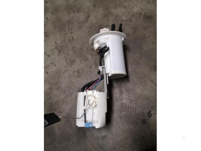 Electric fuel pump from a Toyota Prius (ZVW3) 1.8 16V 2009