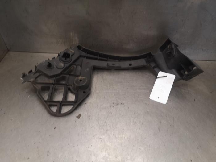 Rear bumper bracket, right from a Renault Clio 2008