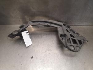 Used Rear bumper bracket, right Renault Clio Price on request offered by Bongers Auto-Onderdelen Zeeland