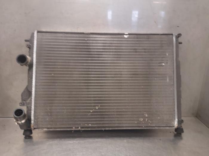 Usagé Radiateur Dacia Logan Prix sur demande proposé par Bongers Auto-Onderdelen Zeeland