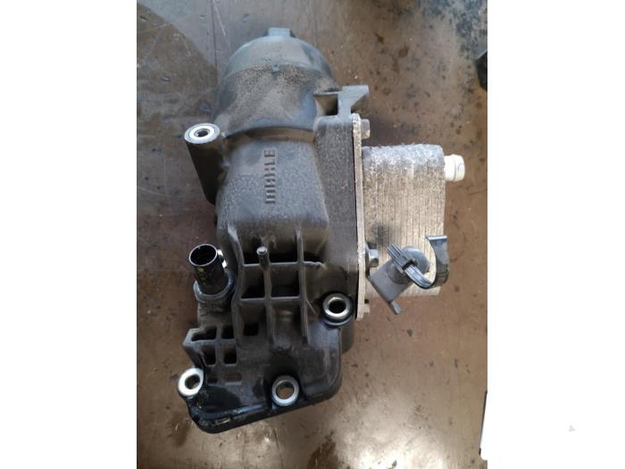 Oil filter housing from a Kia Cee'd Sportswagon (JDC5) 1.4 CRDi 16V 2013