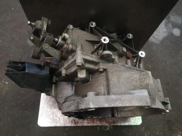 Gearbox from a MINI Mini One/Cooper (R50)  2003