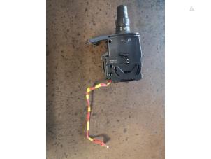 Used Indicator switch Renault Clio III (BR/CR) Price on request offered by Bongers Auto-Onderdelen Zeeland