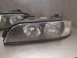 Used Headlight, left BMW 5 serie (E39) 523i 24V Price on request offered by Bongers Auto-Onderdelen Zeeland