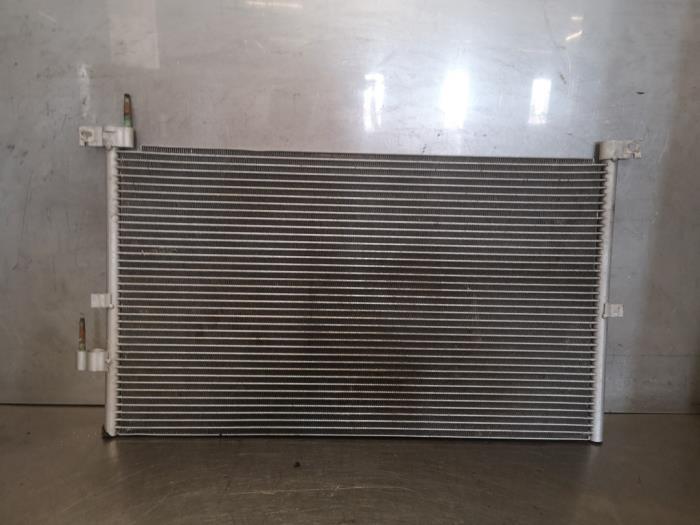 Air conditioning radiator from a Ford Mondeo III Wagon 1.8 16V 2001