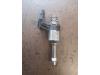 Injector (petrol injection) from a Volkswagen Golf Plus 2012