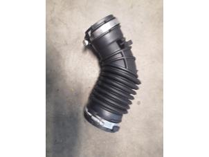 Used Air intake hose Renault Captur (2R) 1.3 TCE 150 16V Price on request offered by Bongers Auto-Onderdelen Zeeland