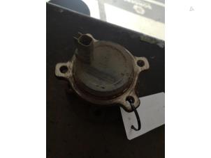 Used Rear wheel bearing Volvo V70 Price on request offered by Bongers Auto-Onderdelen Zeeland