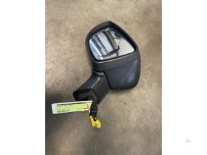 Used Wing mirror, left Renault Captur (2R) 1.2 TCE 16V EDC Price on request offered by Bongers Auto-Onderdelen Zeeland
