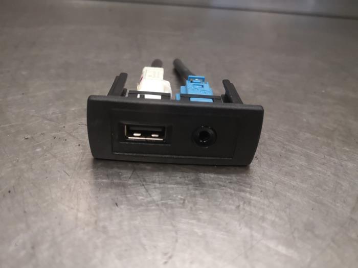 kwaadaardig schildpad Commissie AUX / USB connection Mercedes Sprinter 3,5t 316 CDI 16V