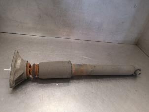 Used Rear shock absorber, left BMW 3 serie (F30) 318d 2.0 16V Price on request offered by Bongers Auto-Onderdelen Zeeland