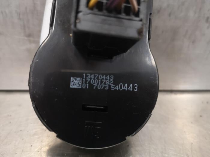 Light switch from a Opel Corsa E 1.2 16V 2017