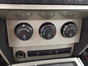 Gebrauchte Klimabedienteil Dodge Nitro 2.8 CRD 16V 4x2 Preis auf Anfrage angeboten von Bongers Auto-Onderdelen Zeeland