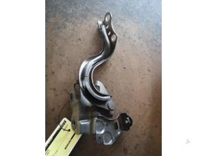Used Bonnet Hinge Toyota Auris Touring Sports (E18) Price on request offered by Bongers Auto-Onderdelen Zeeland