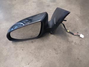 Used Wing mirror, left Toyota Auris Touring Sports (E18) 1.8 16V Hybrid Price on request offered by Bongers Auto-Onderdelen Zeeland