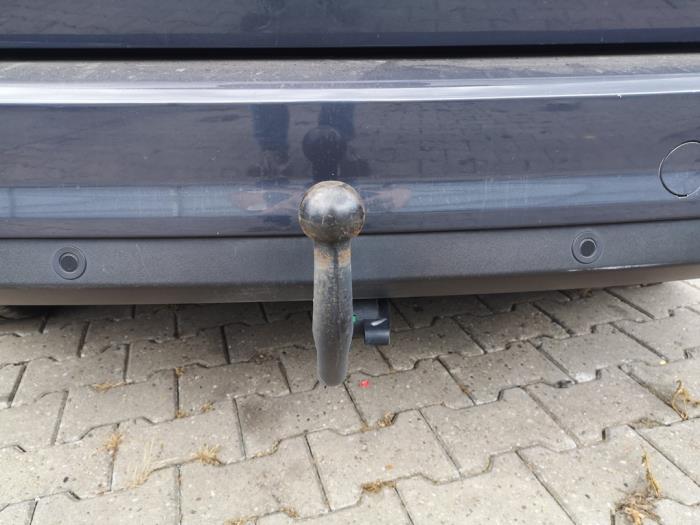 Towbar from a Ford Grand C-Max (DXA) 1.6 TDCi 16V 2012