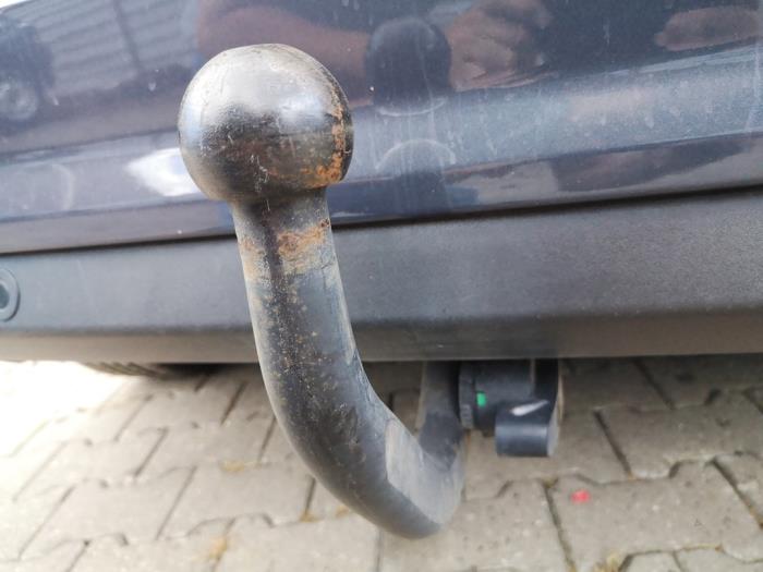 Towbar from a Ford Grand C-Max (DXA) 1.6 TDCi 16V 2012