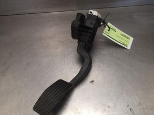 Used Accelerator pedal Opel Corsa D 1.2 ecoFLEX Price on request offered by Bongers Auto-Onderdelen Zeeland