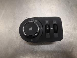 Used Light switch Opel Corsa III 1.2 16V Price on request offered by Bongers Auto-Onderdelen Zeeland