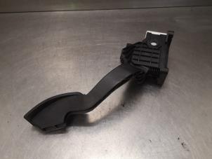 Used Accelerator pedal Opel Corsa III 1.2 16V Price on request offered by Bongers Auto-Onderdelen Zeeland