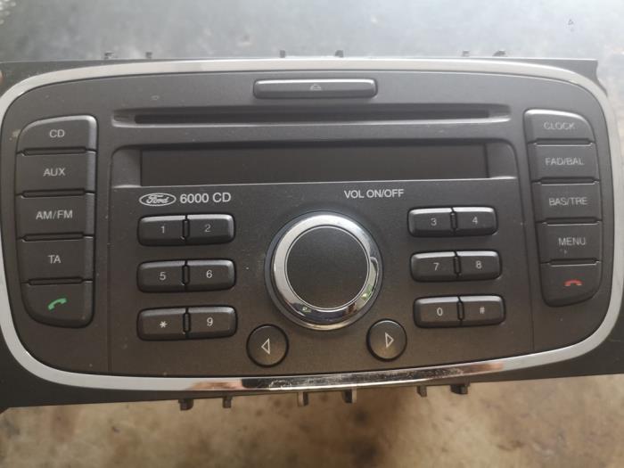 Używane Radio Ford Transit Connect 1.8 TDCi SWB Cena na żądanie oferowane przez Bongers Auto-Onderdelen Zeeland