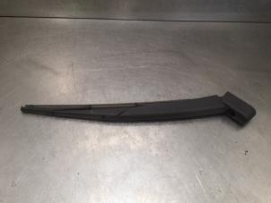 Used Rear wiper arm Renault Megane Scenic Price on request offered by Bongers Auto-Onderdelen Zeeland