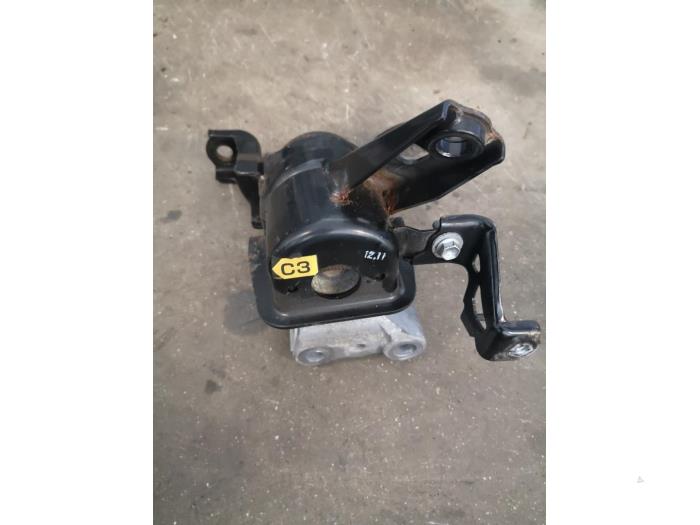 Used Engine mount Toyota RAV4 (A4) 2.0 16V VVT-i 4x4 Price on request offered by Bongers Auto-Onderdelen Zeeland
