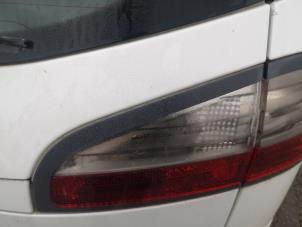 Używane Tylne swiatlo pozycyjne prawe Ford S-Max (GBW) 1.8 TDCi 16V Cena na żądanie oferowane przez Bongers Auto-Onderdelen Zeeland