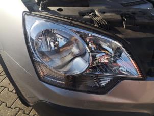 Used Headlight, right Opel Antara (LA6) 2.4 16V 4x4 Price on request offered by Bongers Auto-Onderdelen Zeeland