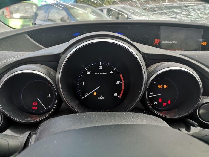 Compteur d'un Honda Civic Tourer (FK) 1.6 i-DTEC Advanced 16V 2015
