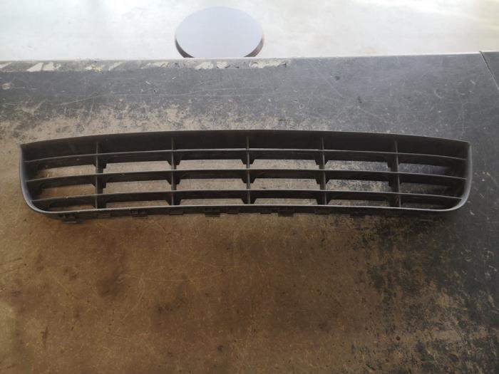 Używane Grill Fiat Croma (194) 1.9 D Multijet 16V Cena na żądanie oferowane przez Bongers Auto-Onderdelen Zeeland