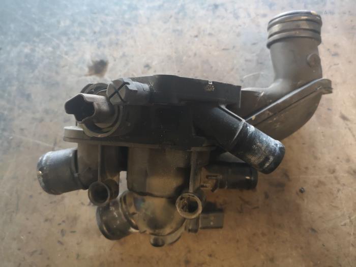 Thermostat housing Peugeot 207 SW 1.4 16V Vti V754184680 8FS