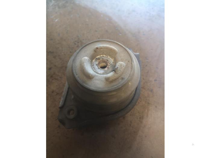 Used Engine mount Mercedes ML II (164/4JG) 3.5 350 4-Matic V6 24V Price on request offered by Bongers Auto-Onderdelen Zeeland