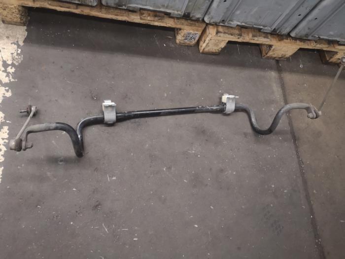 Front anti-roll bar from a Renault Captur (2R) 0.9 Energy TCE 12V 2016
