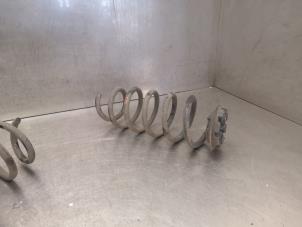 Used Rear coil spring Renault Captur (2R) 0.9 Energy TCE 12V Price on request offered by Bongers Auto-Onderdelen Zeeland