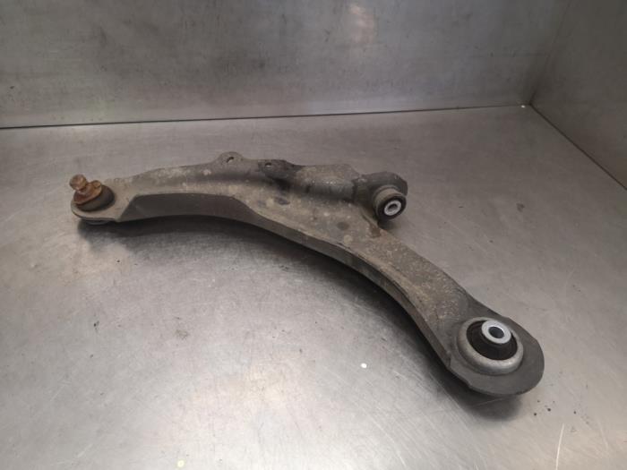 Front wishbone, left from a Renault Captur (2R) 0.9 Energy TCE 12V 2016